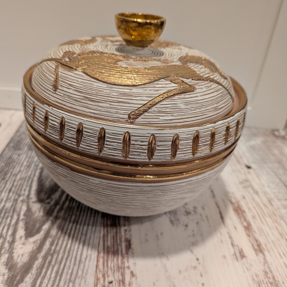 Elegant‎ Gold and Cream Decorative Bowl - Picture 13 of 13